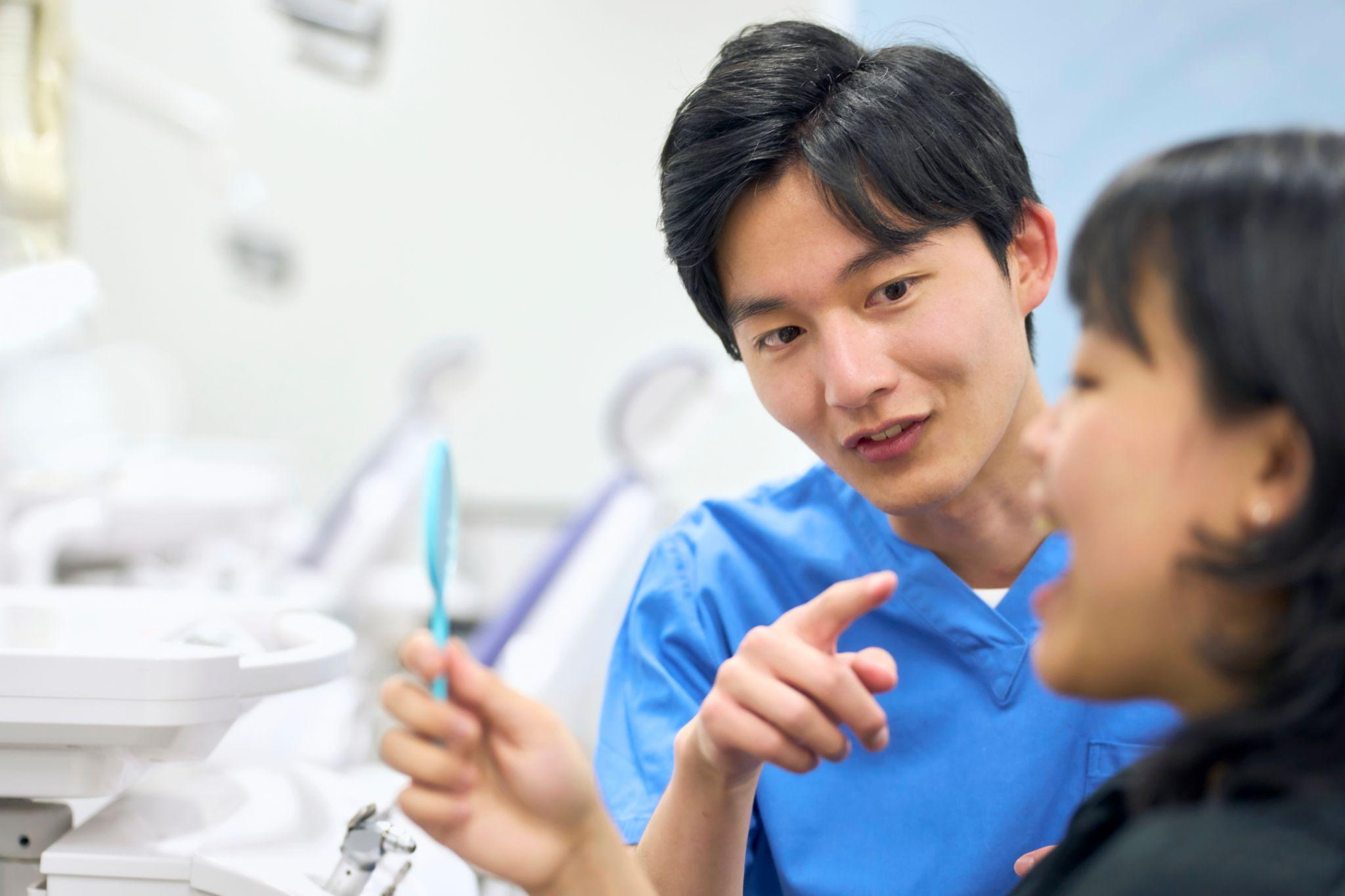 インプラントの定期メンテナンスの内容