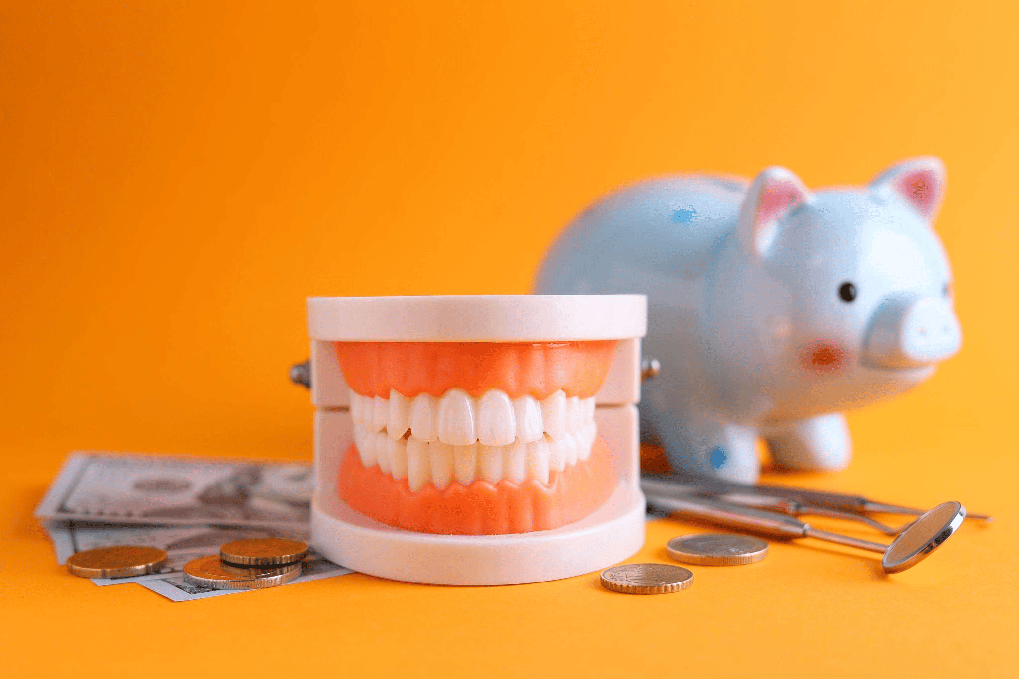 ホワイトニングの値段と相場│種類別の費用と選び方も解説