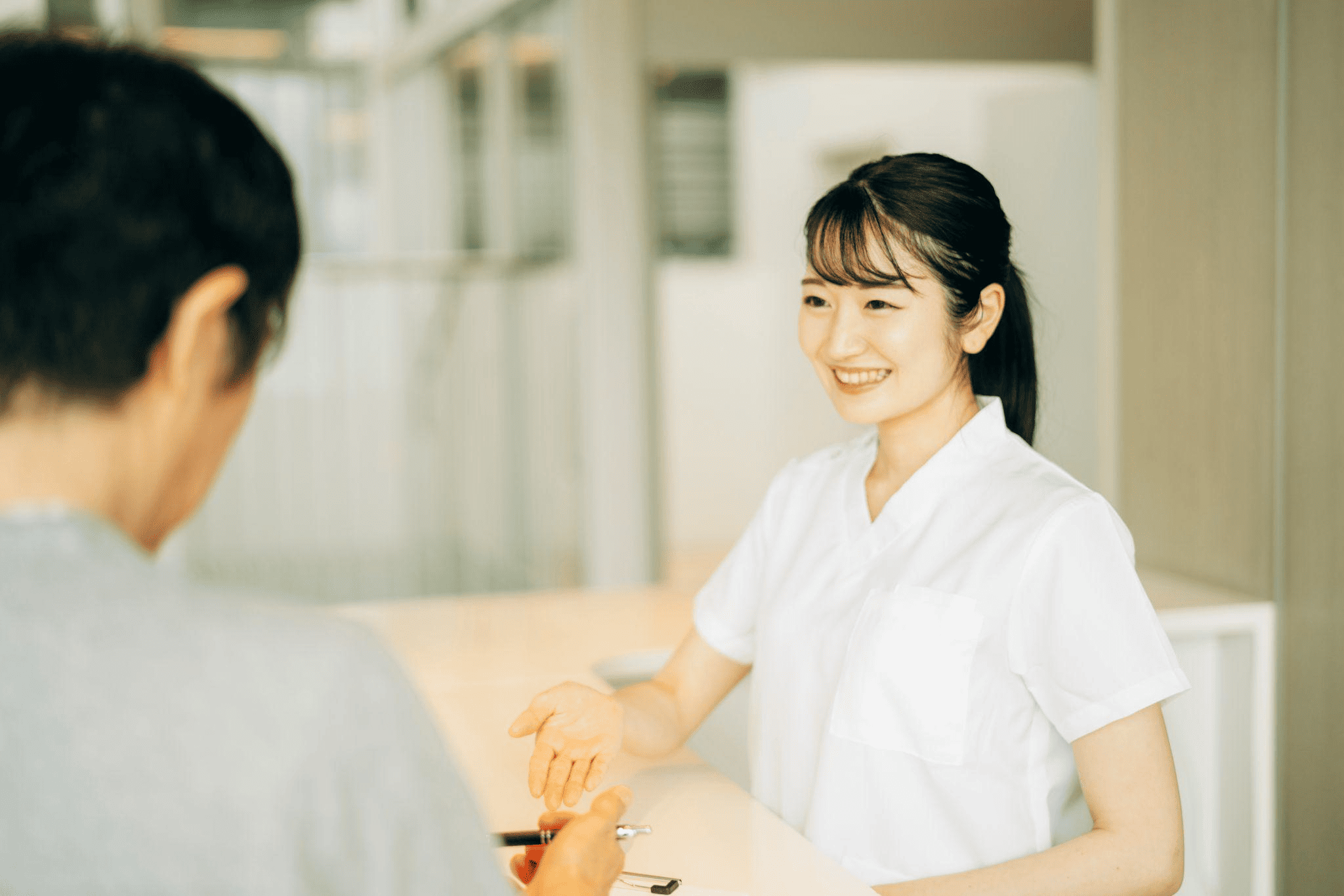 口が開けにくいときは何科を受診すればいい？